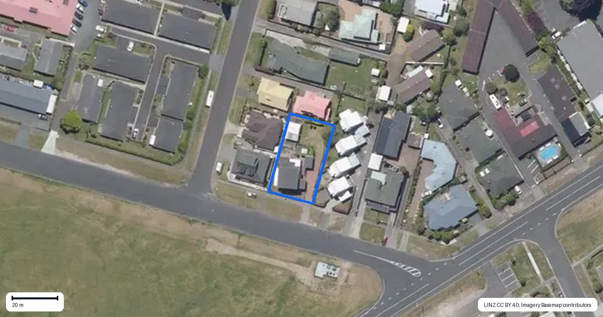 Property context map for 130 Roberts Street, Taupo