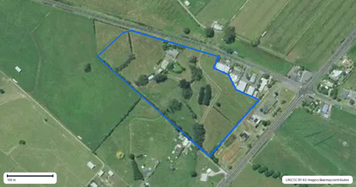 Property context map for 33 Back Miranda Road, Waitakaruru, Ngatea