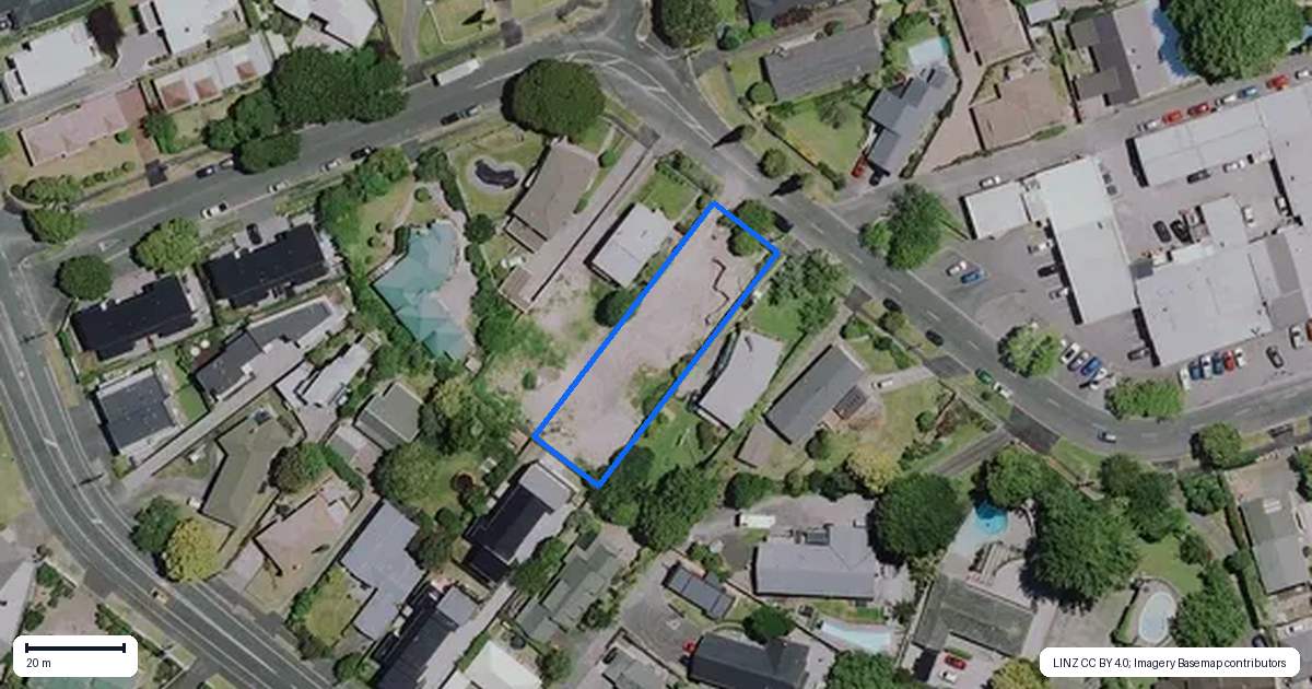 Property context map for 17 Queenwood Avenue, Queenwood, Hamilton