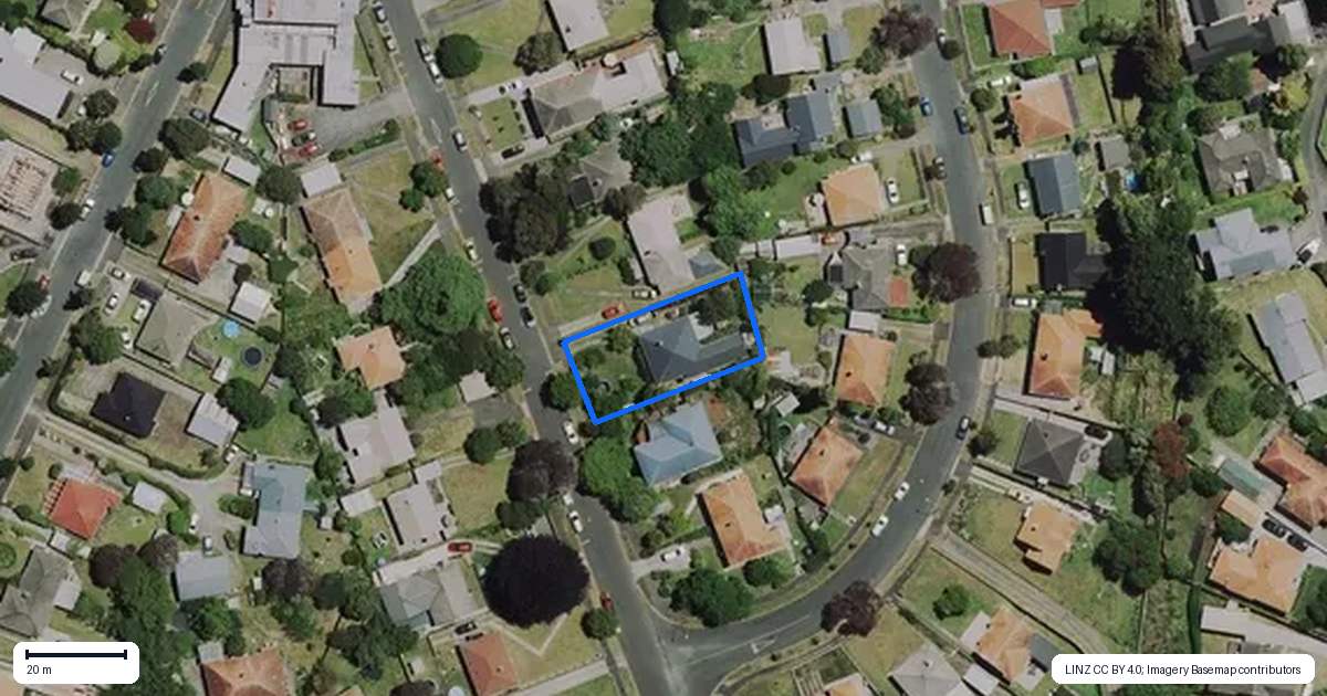 Property context map for 16 Plunket Terrace, Hamilton East, Hamilton