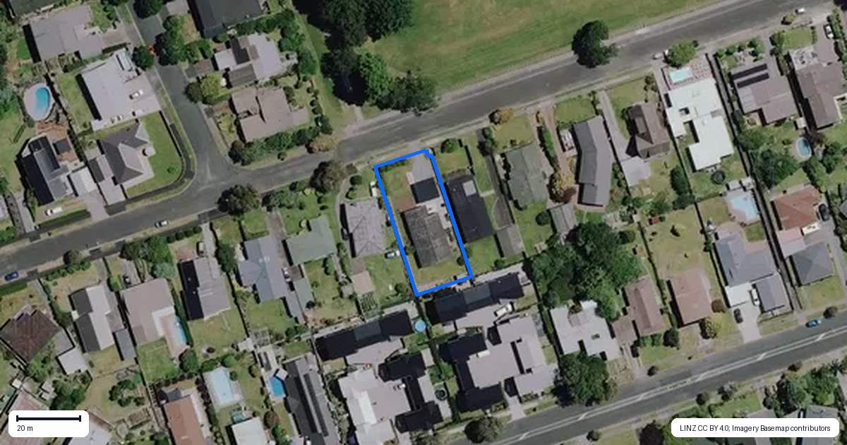 Property context map for 18 Clements Crescent, Queenwood, Hamilton
