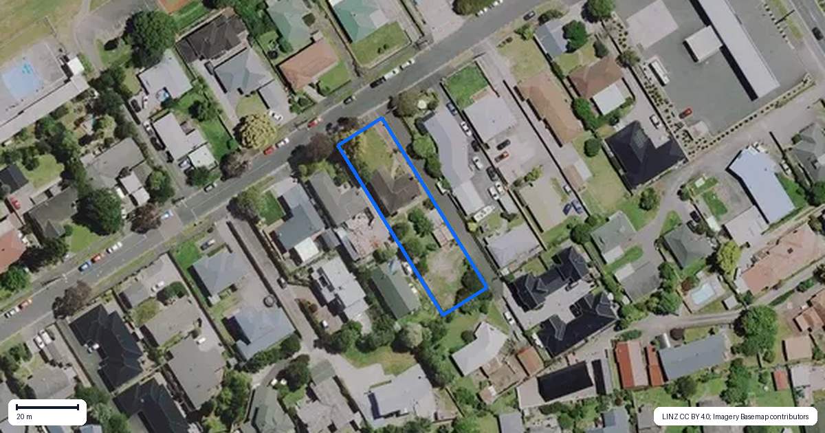 Property context map for 30 McCracken Avenue, Hillcrest, Hamilton