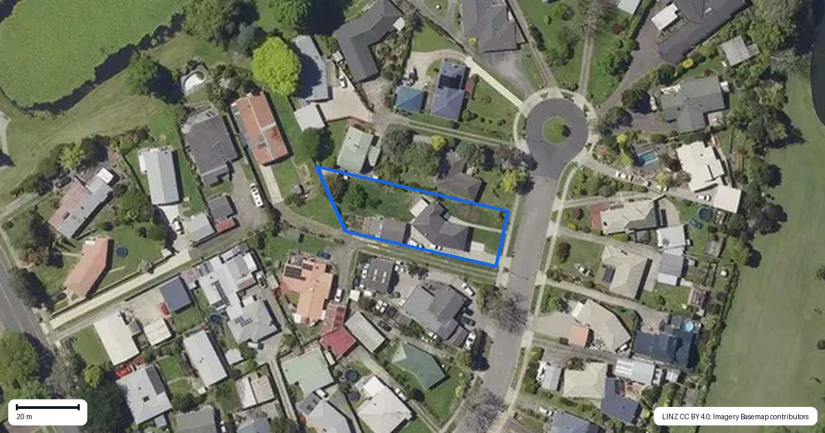 Property context map for 15 Martin Place, Whakatane