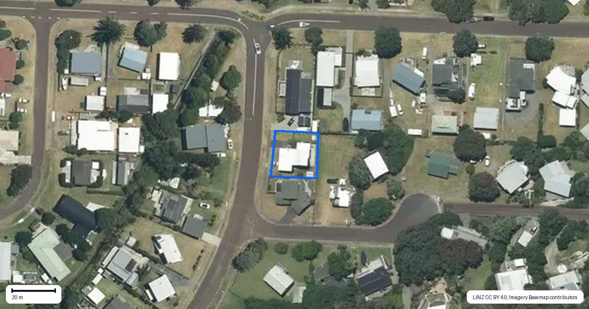 Property context map for 1 Mount Avenue, Pauanui