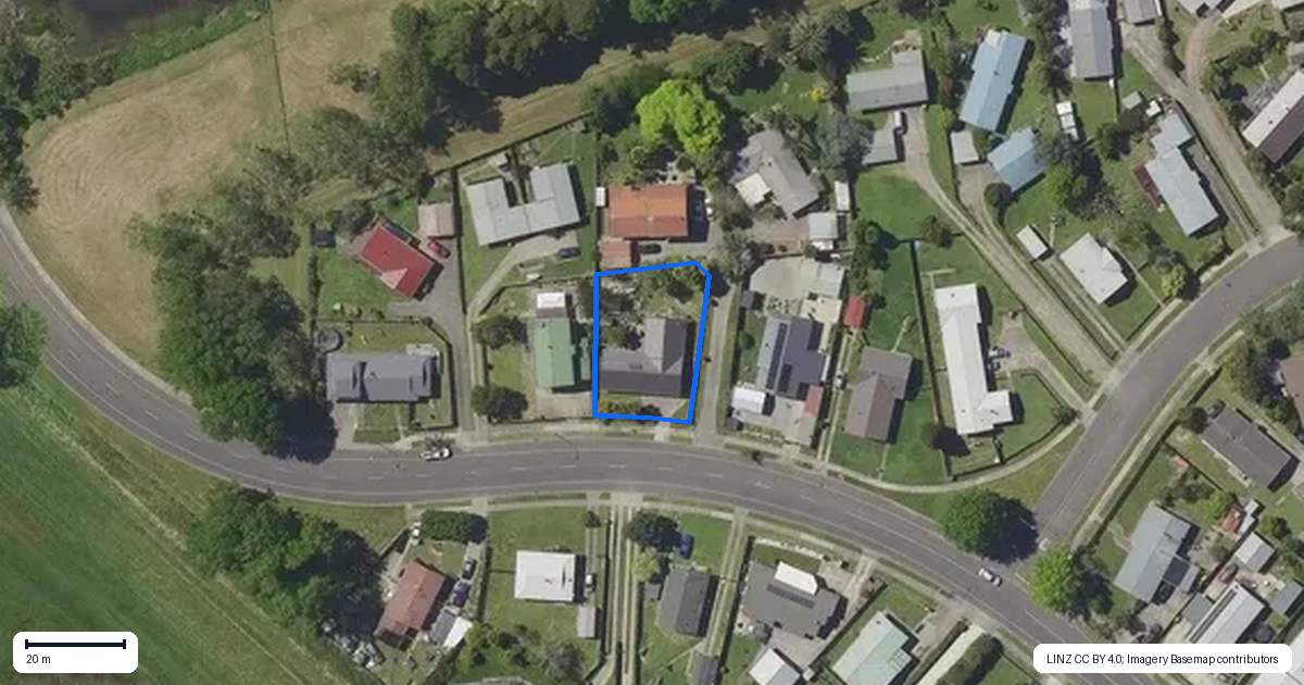 Property context map for 82 Awatapu Drive, Whakatane