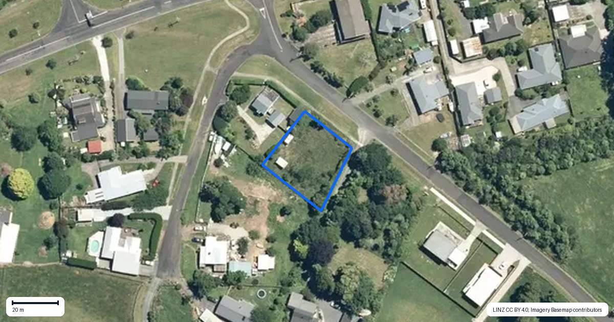 Property context map for 2 Moore Street, Waihi