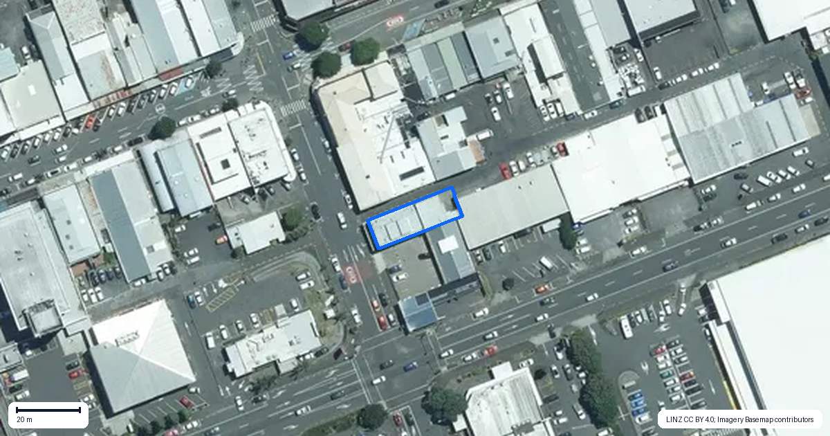 Property context map for 33 Gover Street, New Plymouth