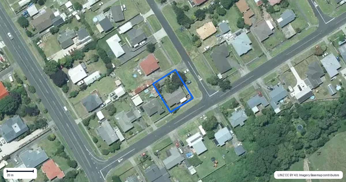 Property context map for 1 Strange Street, Waitara