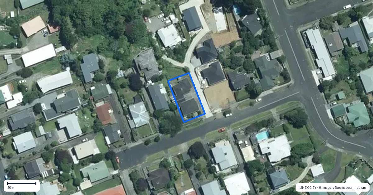 Property context map for 8 Burns Street, Westown, New Plymouth