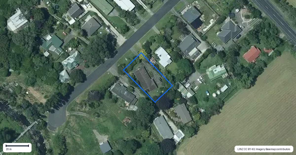 Property context map for 35 Old South Road, Okato