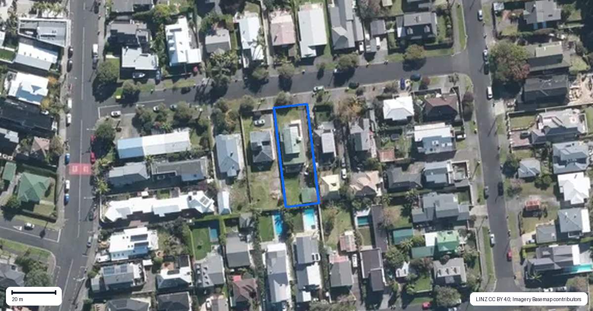 Property context map for 11 Boscawen Street, Point Chevalier, Auckland
