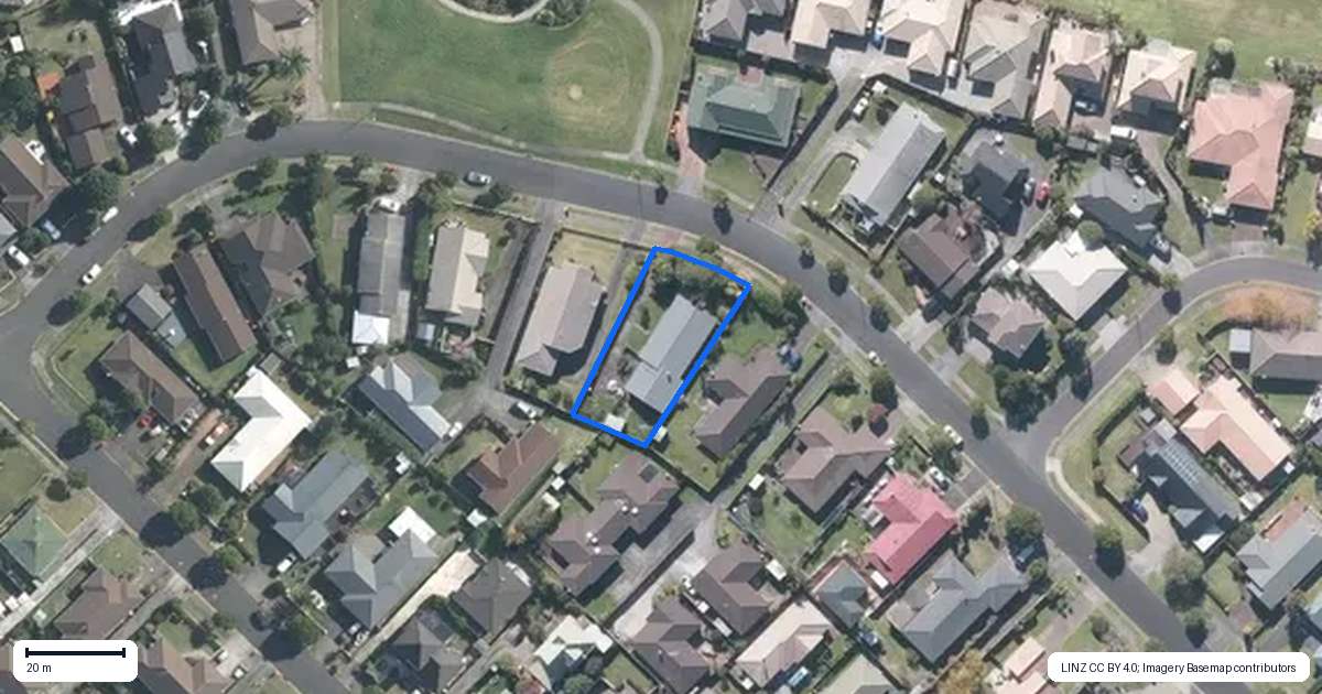 Property context map for 52 West Fairway, Golflands, Auckland