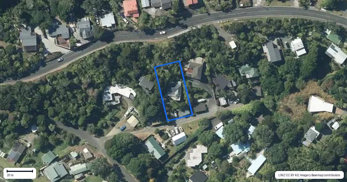 Property context map for 2B Foster Avenue, Huia, Auckland