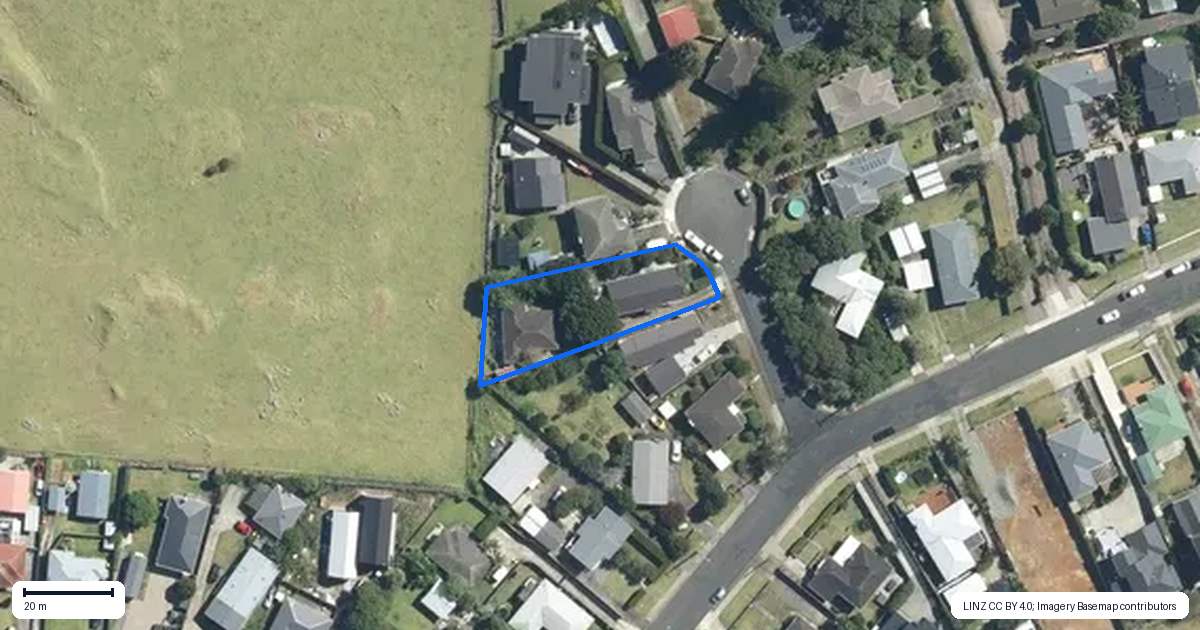 Property context map for 2/4 Waiana Avenue, Mangere Bridge, Auckland