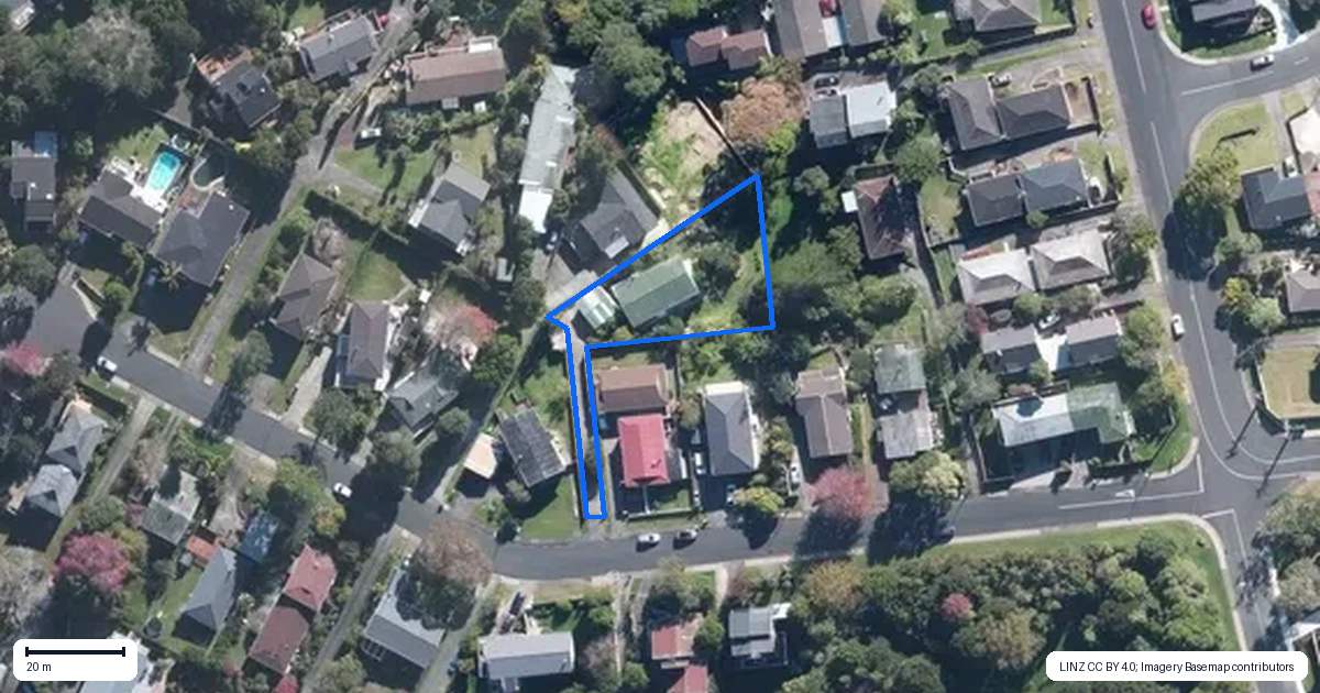 Property context map for 13 Morriggia Place, Bayview, Auckland