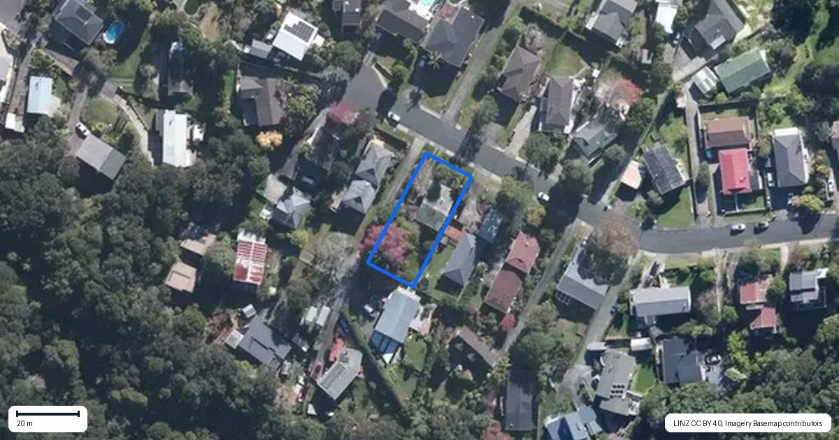 Property context map for 24 Morriggia Place, Bayview, Auckland