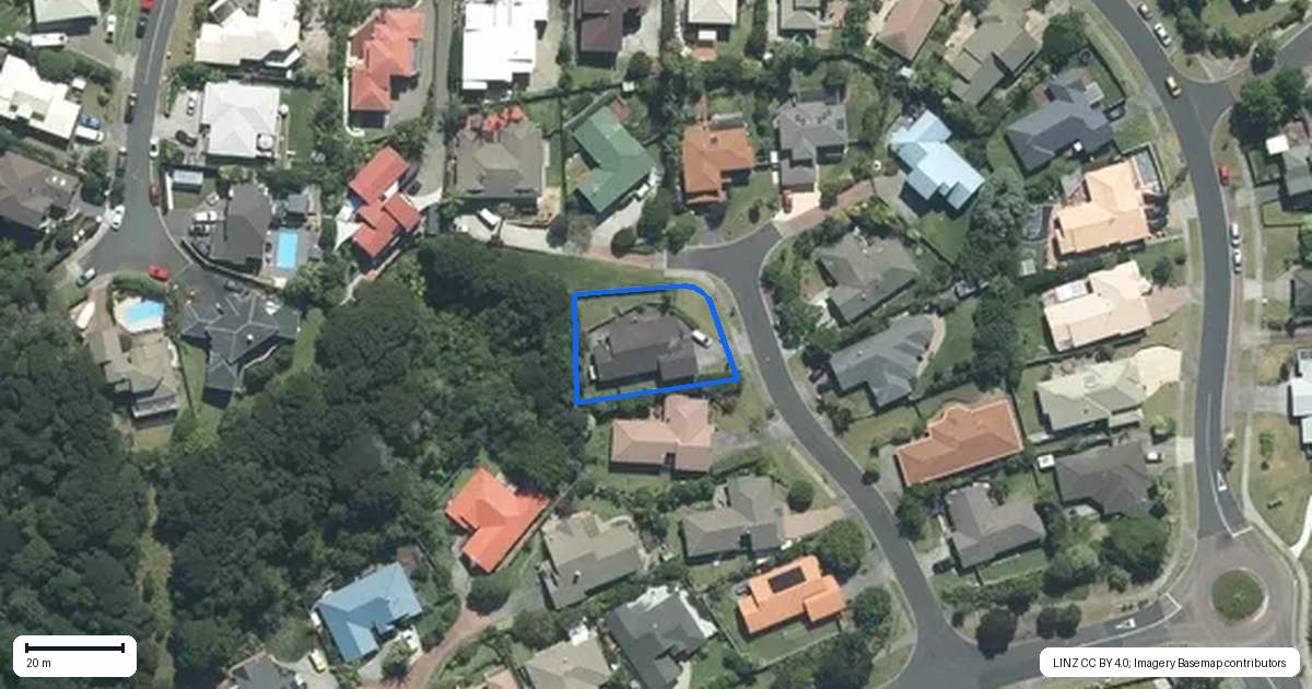 Property context map for 8 Devana Court, Torbay, Auckland