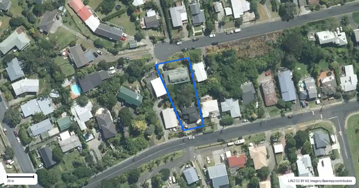 Property context map for 28 Montana Avenue, Murrays Bay, Auckland