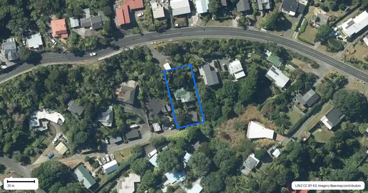 Property context map for 2E Foster Avenue, Huia, Auckland