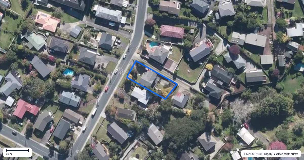 Property context map for 9 Merchant Avenue, Te Atatu South, Auckland