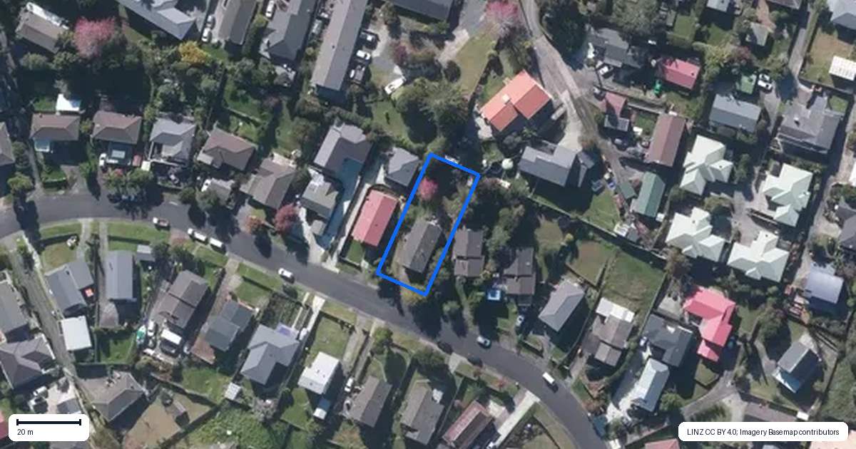 Property context map for 28 Glenbervie Crescent, Massey, Auckland