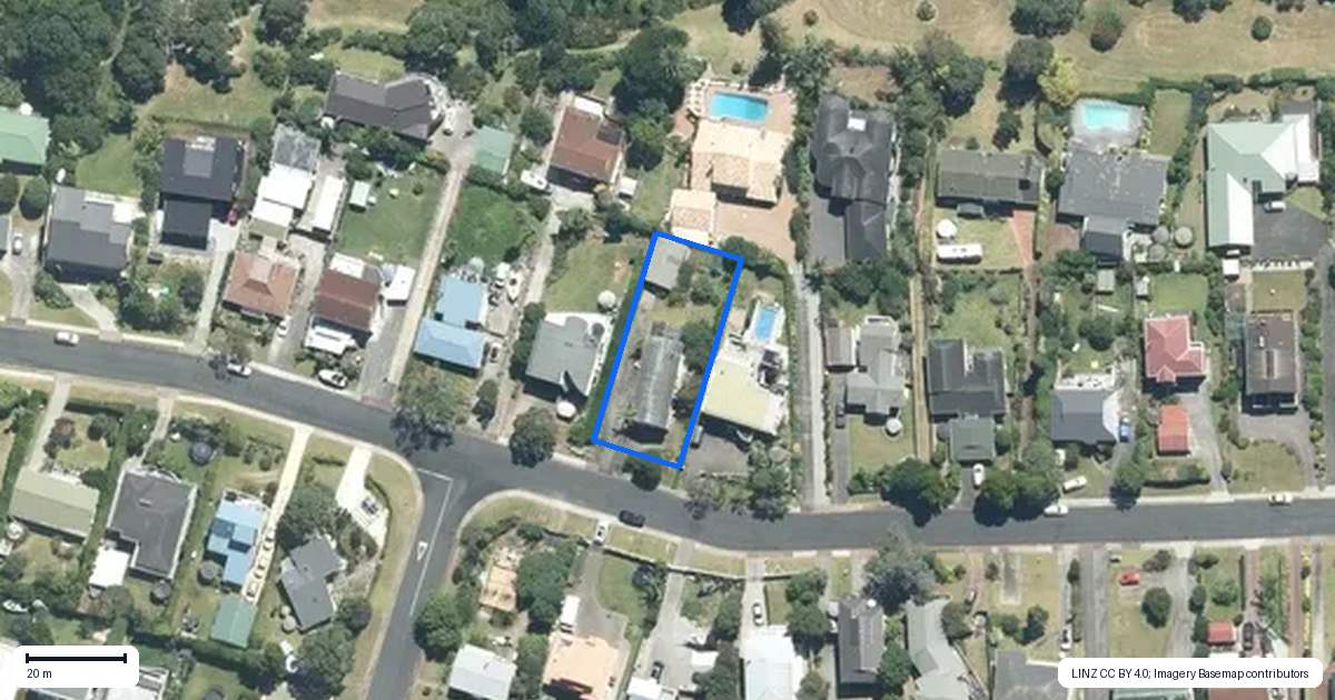 Property context map for 124 Pacific Parade, Army Bay, Whangaparaoa