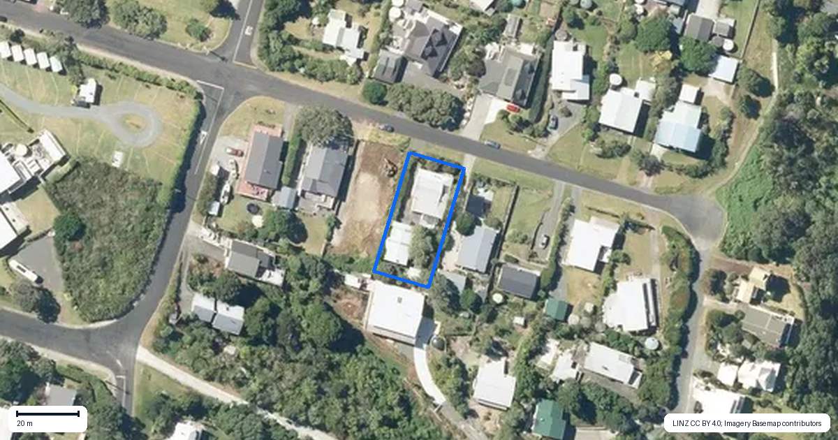 Property context map for 42 Cumberland Street, Leigh