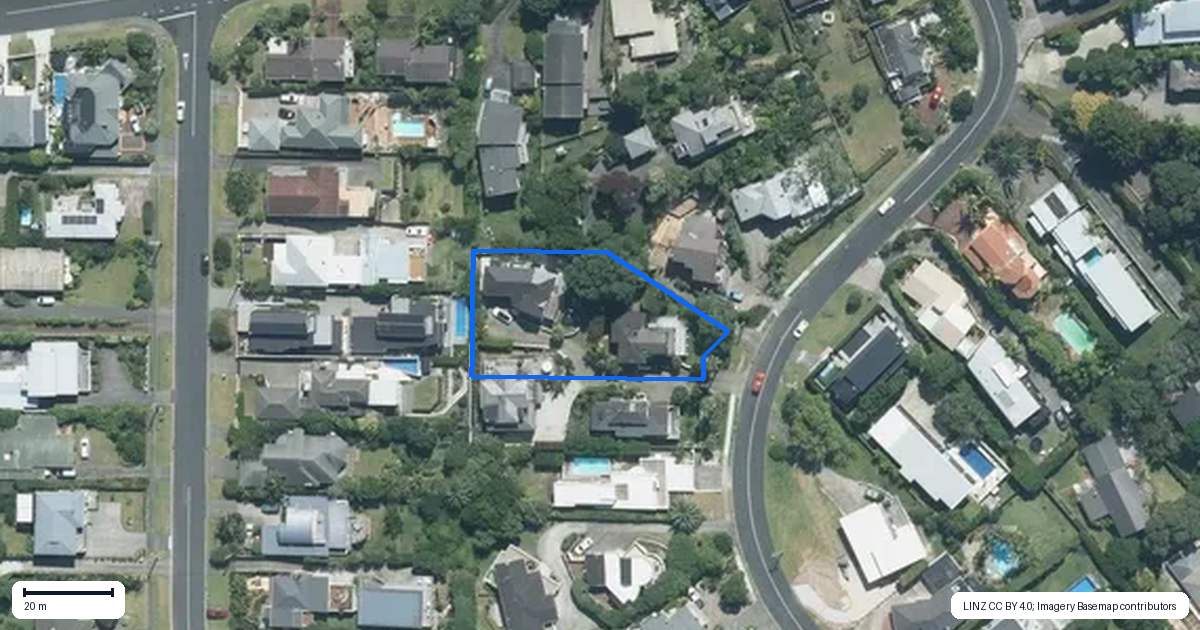 Property context map for 4/92 Churchill Road, Murrays Bay, Auckland