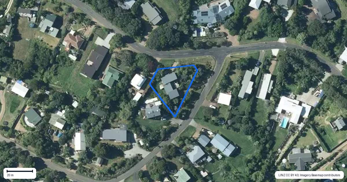 Property context map for 385 Sea View Road, Onetangi, Waiheke Island