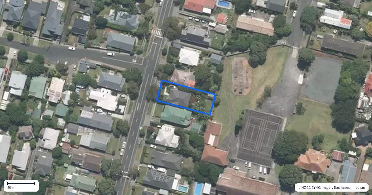 Property context map for 42 Pine Street, Mount Eden, Auckland