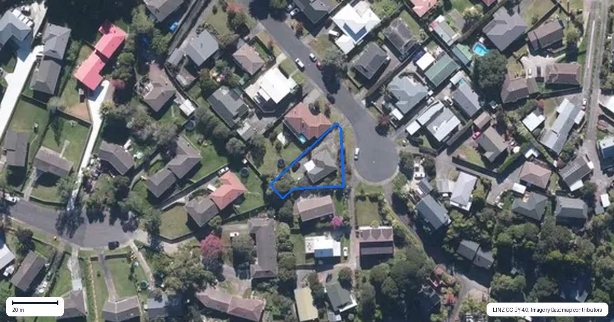Property context map for 15 Darcy Place, Massey, Auckland