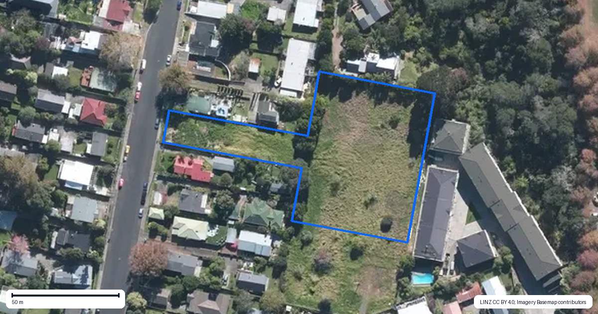 Property context map for 13 Cresta Avenue, Beach Haven, Auckland