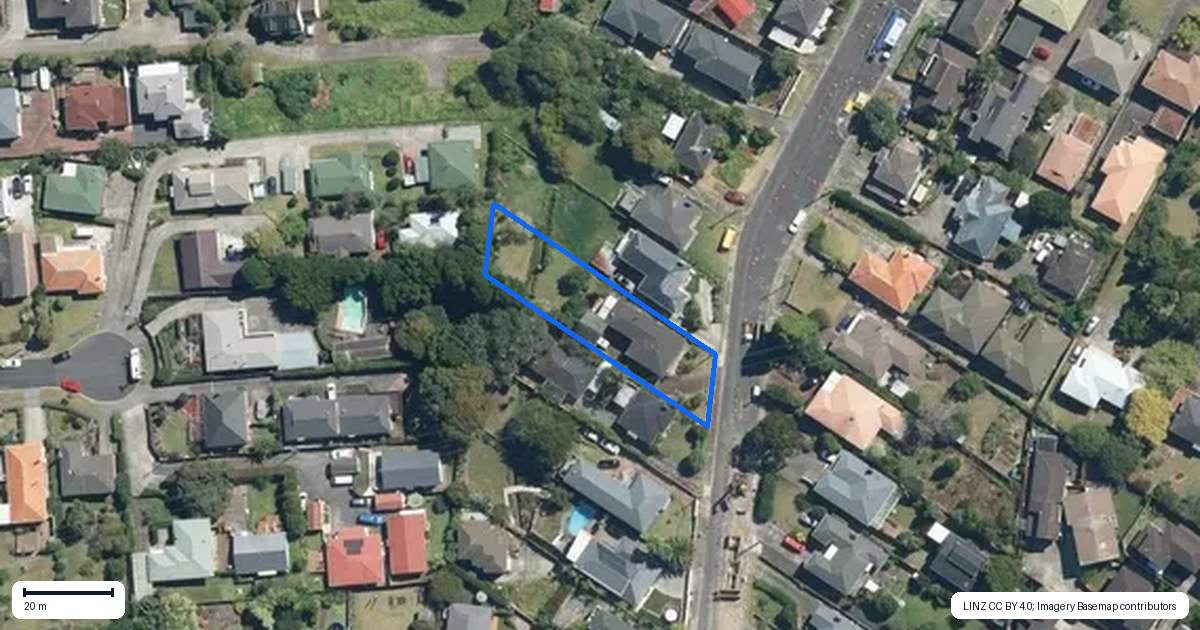 Property context map for 11 Eaton Road, Hillsborough, Auckland
