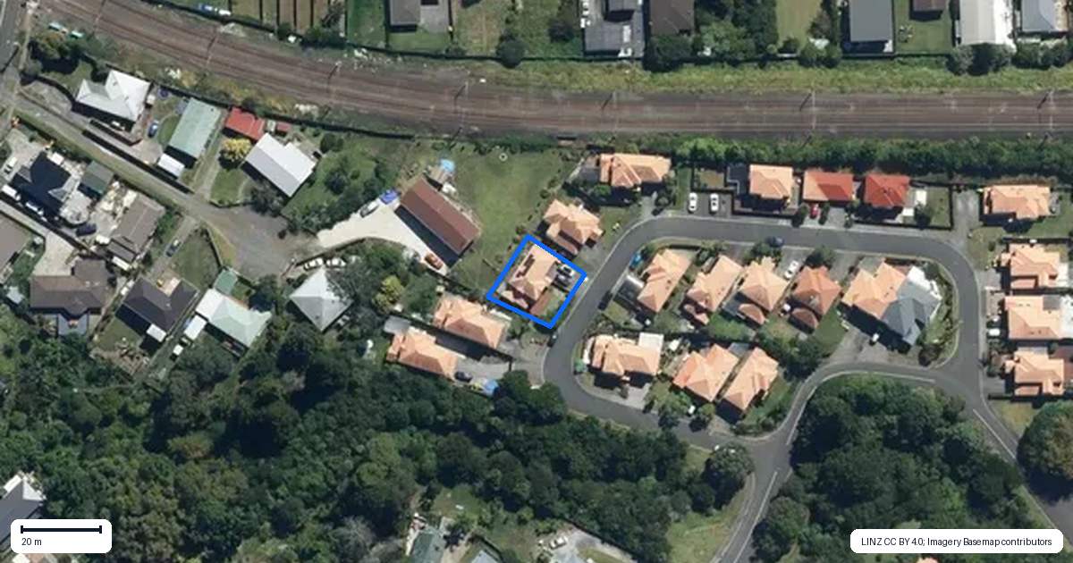 Property context map for 17 Stolford Crescent, New Lynn, Auckland