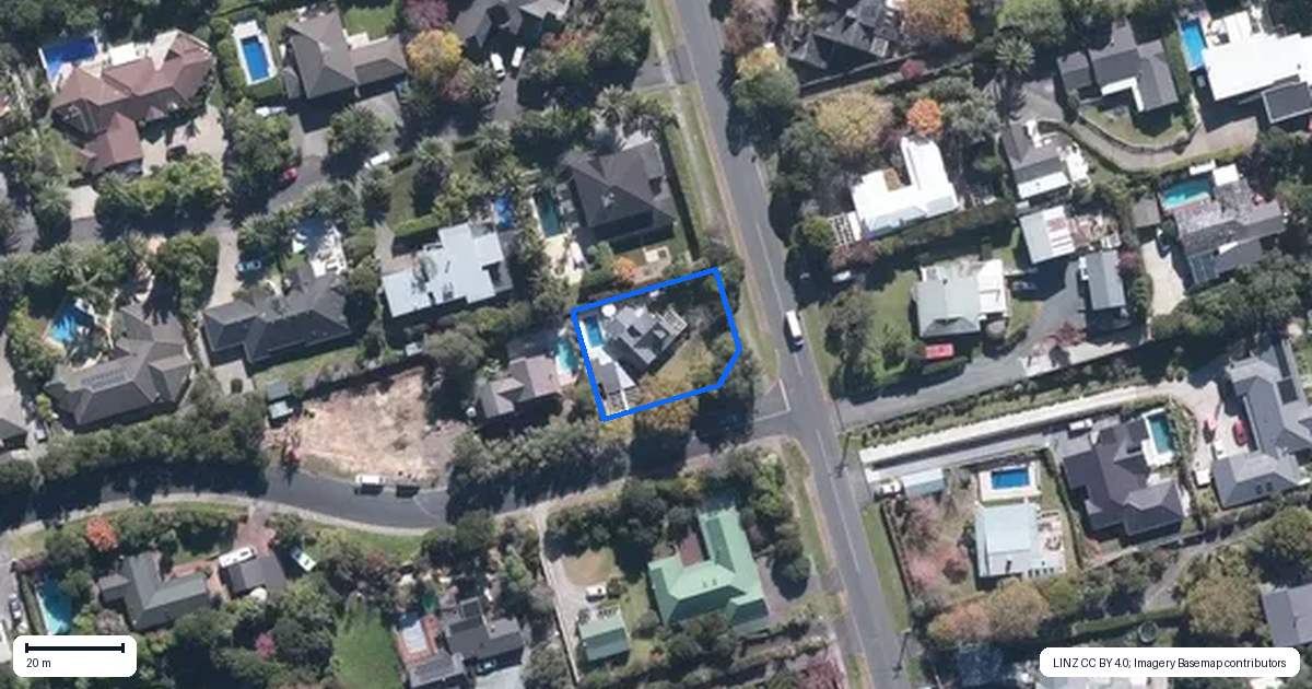 Property context map for 1 Waipuia Place, Greenhithe, Auckland