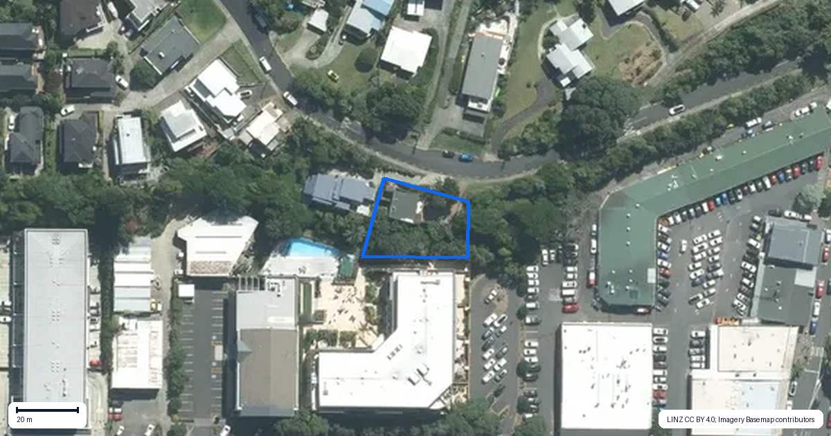 Property context map for 30 Bayview Road, Browns Bay, Auckland