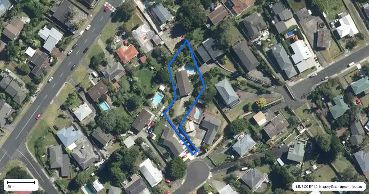 Property context map for 13 Glenroy Place, Green Bay, Auckland