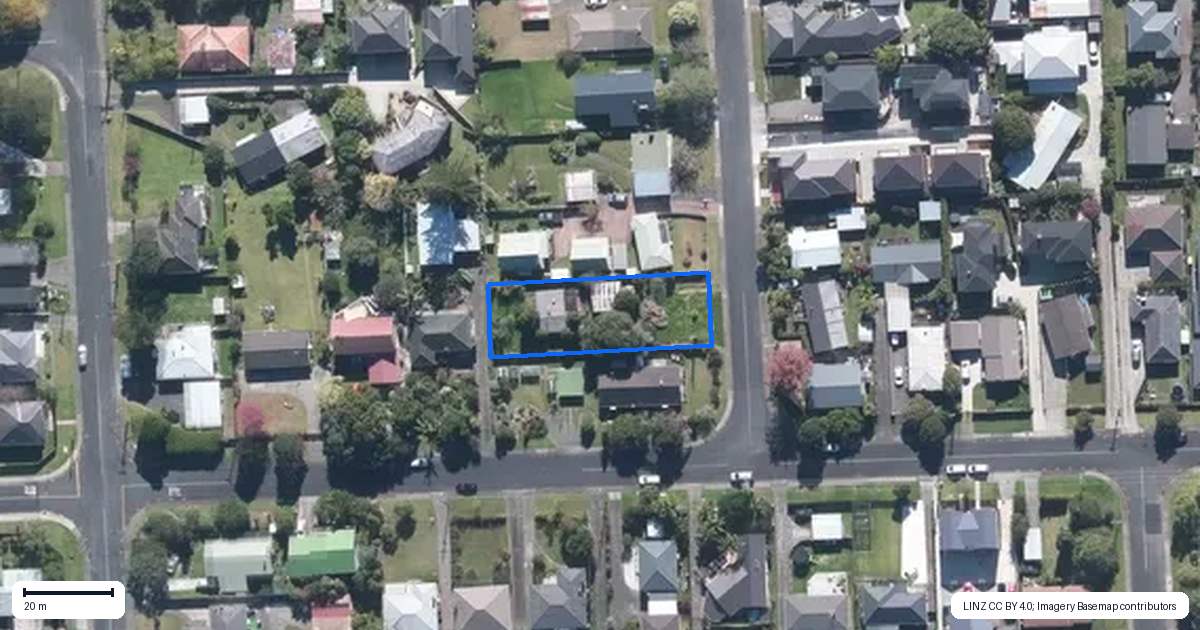 Property context map for 4 Dawnhaven Drive, Te Atatu Peninsula, Auckland