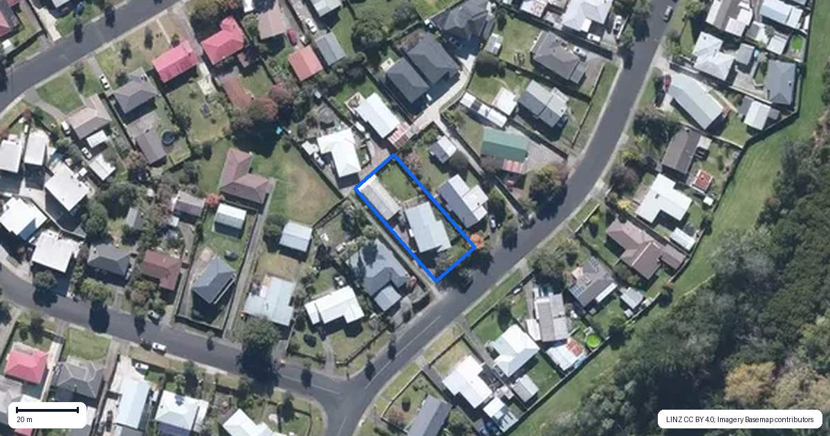 Property context map for 14 Riverpark Crescent, Henderson, Auckland