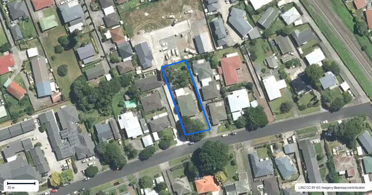 Property context map for 16 Trentham Road, Papakura