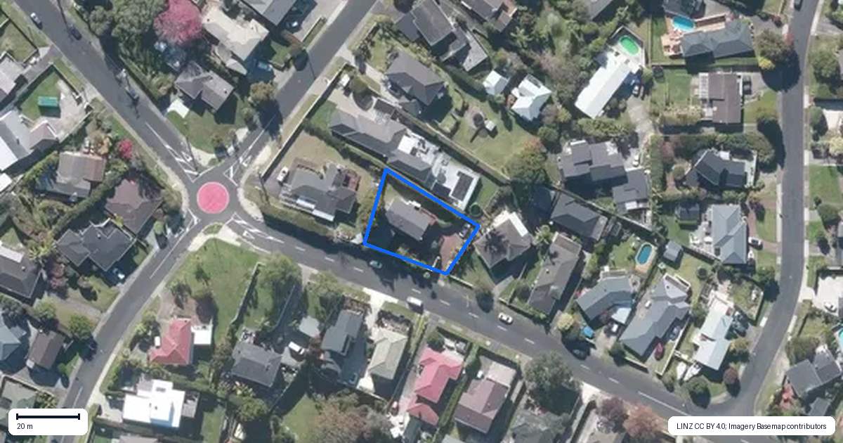 Property context map for 4 Advene Road, Cockle Bay, Auckland