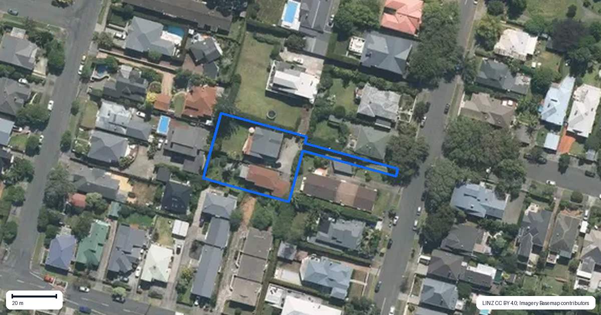 Property context map for 13 Bank Street, Mount Eden, Auckland