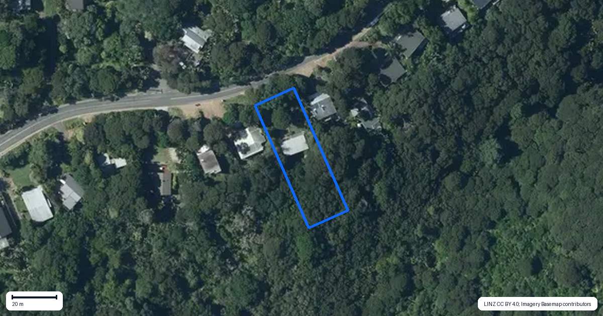 Property context map for 62 Waiheke Road, Waiheke Island