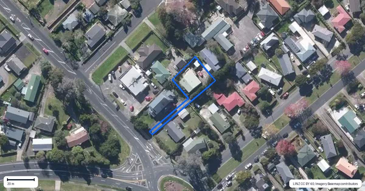 Property context map for 5 Don Buck Road, Henderson, Auckland