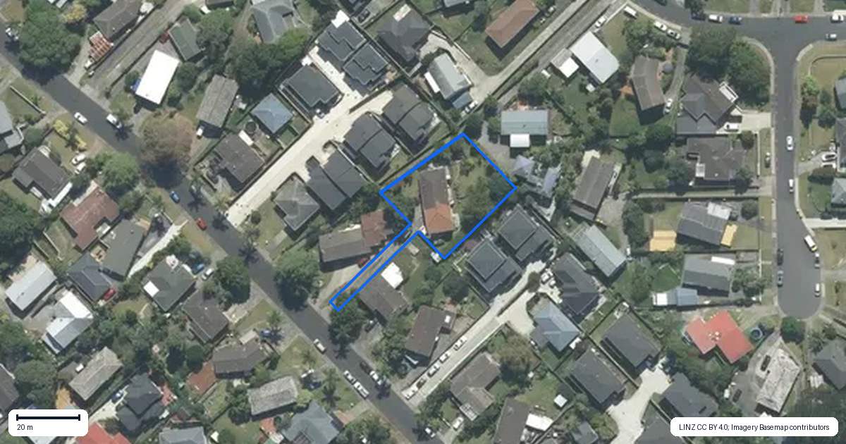 Property context map for 35 Normanton Street, Glenfield, Auckland