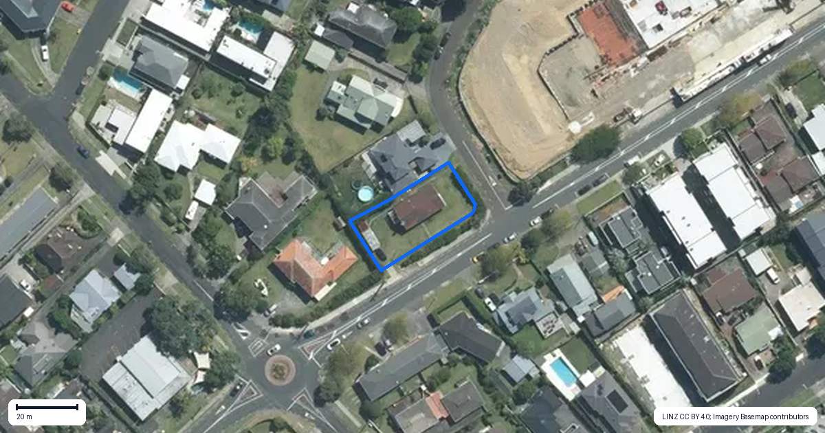 Property context map for 2 Ander Place, Takapuna, Auckland