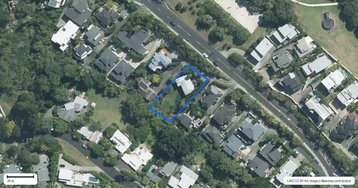 Property context map for 98 Beach Road, Castor Bay, Auckland