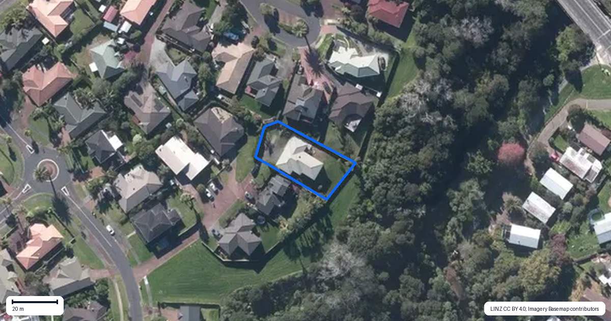 Property context map for 42 San Valentino Drive, Henderson, Auckland