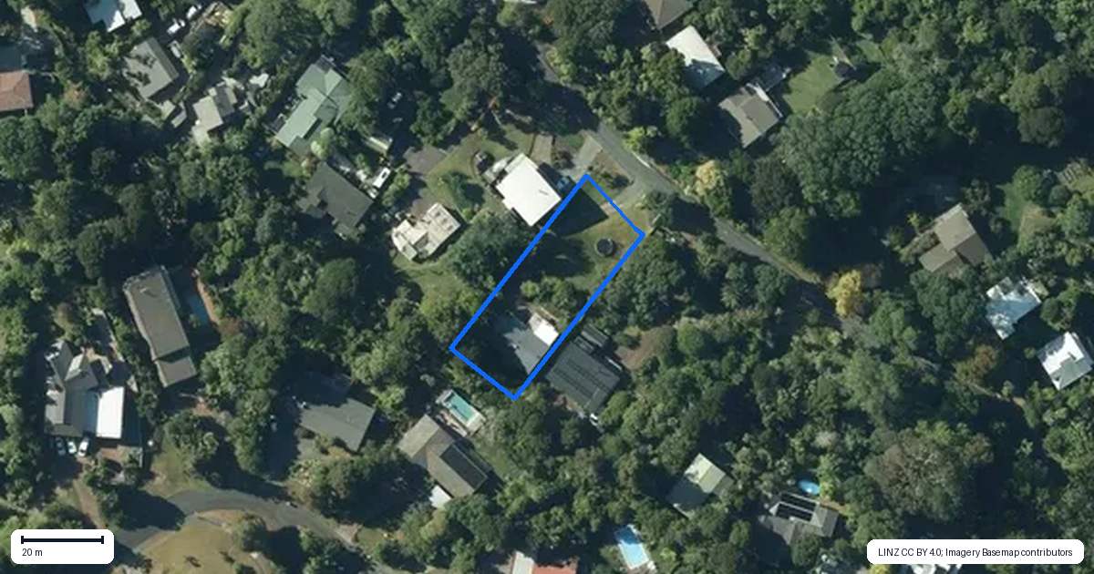 Property context map for 20 Raroa Terrace, Waiatarua, Auckland