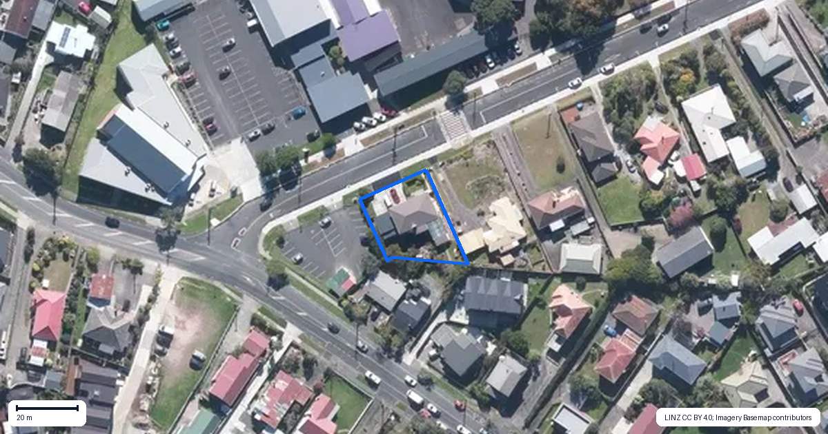 Property context map for 1 Lavelle Road, Henderson, Auckland